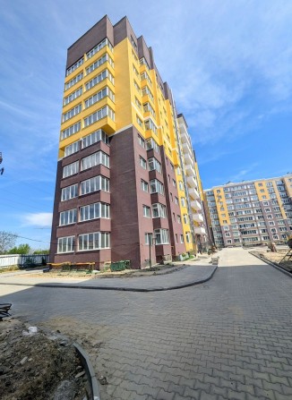 Продаж просторої 2-к квартири в ЖК «Приозерний» — Виставка - фото 1