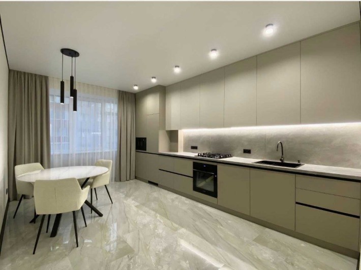 1-кімнатна квартира, 50 м², ЖК «Рауш», новий ремонт - фото 1