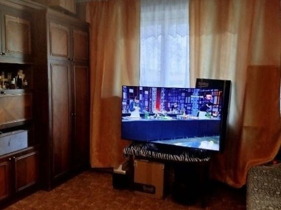 Продається 1-кімнатна квартира у центрі Мена