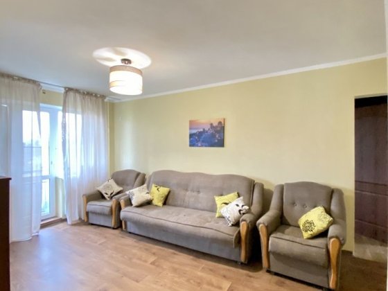 Продам 3х кімнатну квартиру в м. Покров район "Марсу" з гаражем Покров