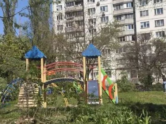 Продаж 4-к квартири вул. Тулузи 11 Киев