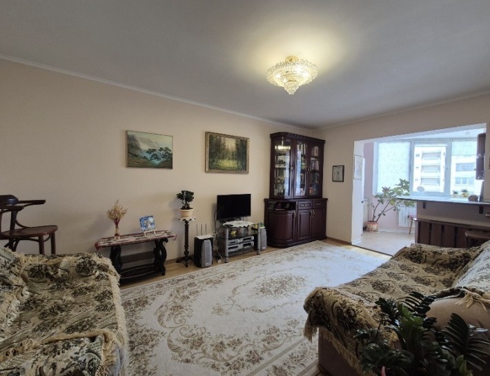 Продаж 2кімнатної квартири, 72м.кв., вул. Лаврухіна, 5, Троєщина. - фото 1