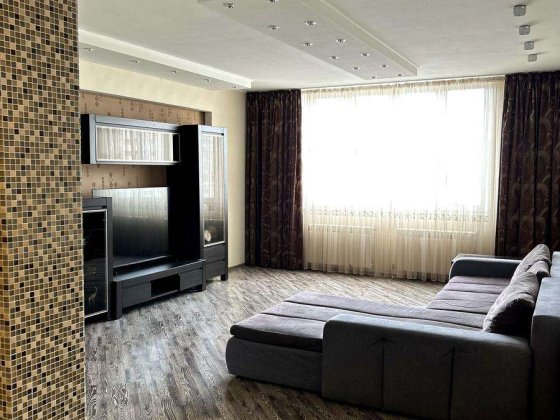 Продаж 4-к квартири вул. Срібнокільська 22 Киев