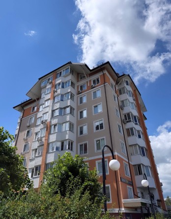 Продам 2 кімнатну квартиру в Бучі в затишному місці - фото 1
