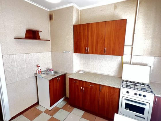 Продам 1к квартиру Незалежності стометрівка