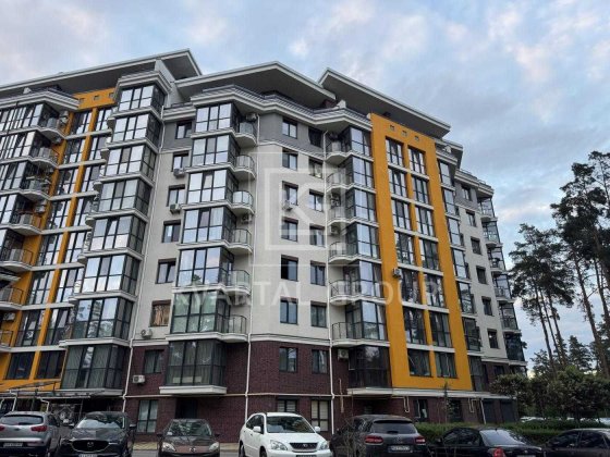 Простора 1к квартира 47 м² з гардеробом та балконом
