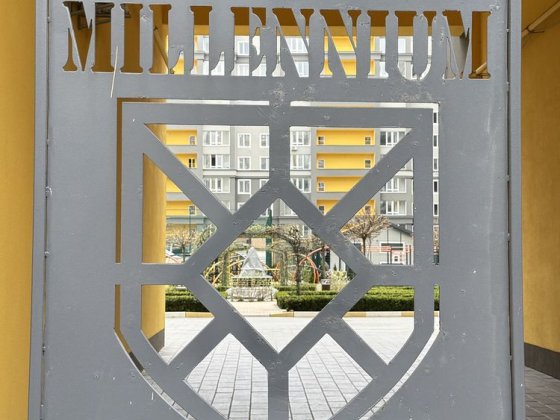 Трьокімнатна мінімальне оформлення поруч школа газ сертифікат Буча