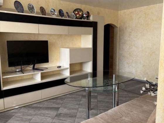 Продаж 4-к квартири 104 м² з ремонтом та меблями Борисполь