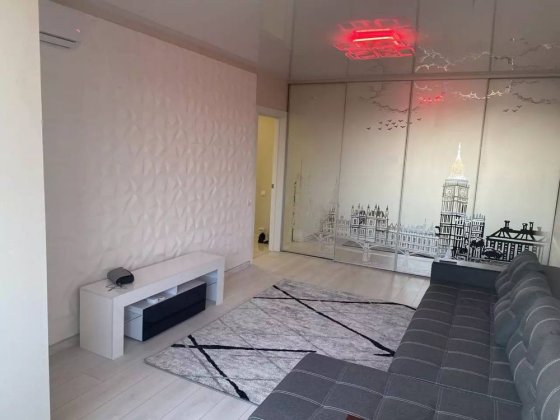 Продаж двокімнатної квартири 57м2