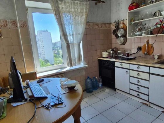 Продаж 2-х кім кв-ра в Дарницькому р-ні. Ревуцького 13 Метро Харківська 15 хв.пішки Київ
