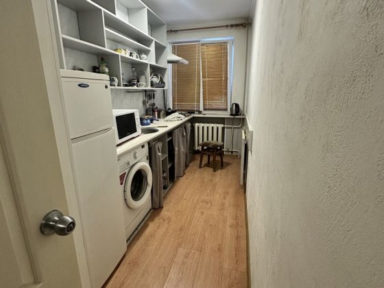 Без комісії. Продаж 1-кім квартири Деснянський р-н, Мілютенка 36. Цегляний будинок