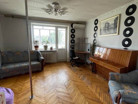 Продам 3 кім квартиру Незалежності 12 Бровары