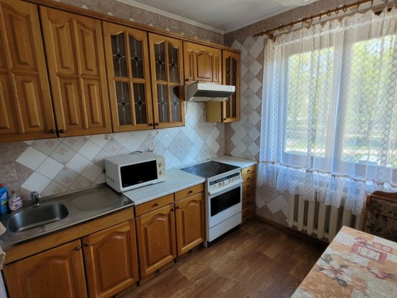 Продається трикімнатна квартира Бровари Чорних Запорожцівх Бровары