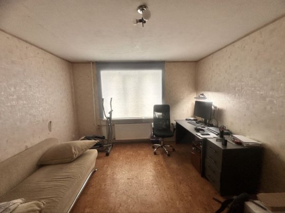 Продам 3-кімнатну квартиру, вул. Робітнича, 19