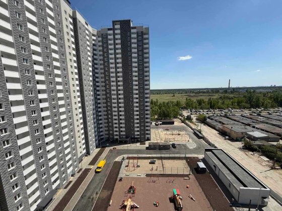 Видова 2к у зданому будинку. Ремонт та кухня 18 м² в ЖК Деснянський, без комісії. Киев