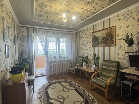 Продам  3 кімнатну квартиру на Проспекті Незалежності/Ваучер/Сертифікат