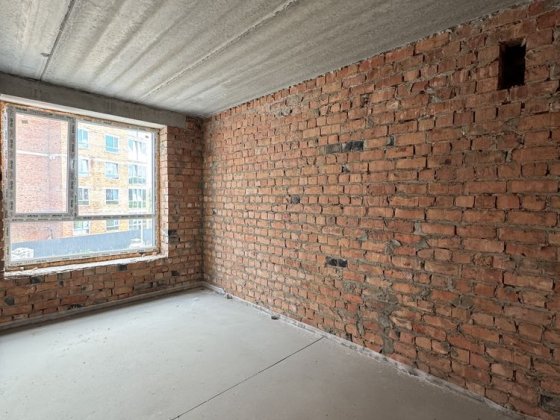 студія з газом в зданому будинку, мінімальне оформлення Буча