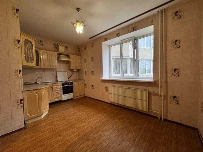 2 кімнатна квартира під ремонт (вул. Лесі Українки) - фото 1