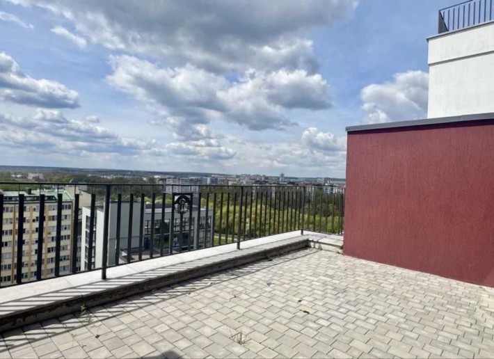 ДВОРІВНЕВА КВАРТИРА З ТЕРАСОЮ ТА ВИДОМ НА ГОРИ - фото 1