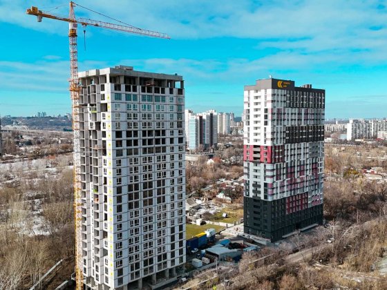 Монолітна новобудова на Позняках — 2К під єОселя, автономний будинок
