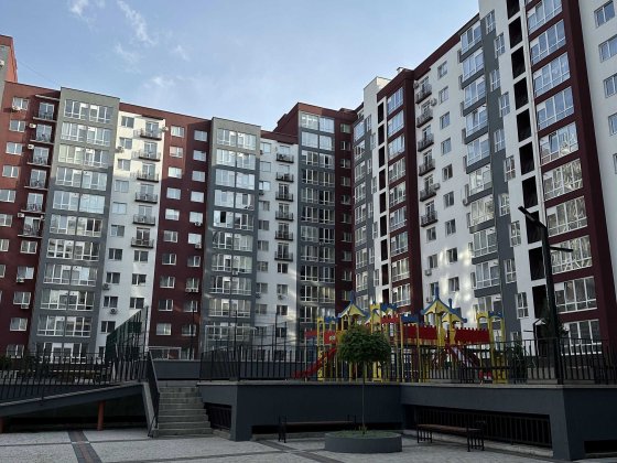 продам двокімнатну квартиру в центрі міста,поруч ратуша та парк,2 кім Ивано-Франковск