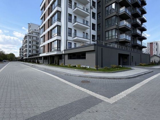 Трикімнатна квартира з терасою 20 м.кв. на березі Міського Озера Івано-Франківськ