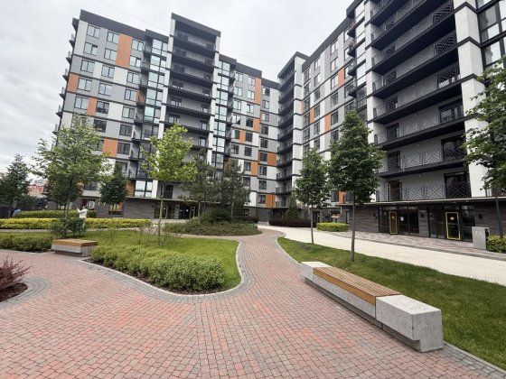 Продад 2к квартири в центрі Вишневого Вишневе