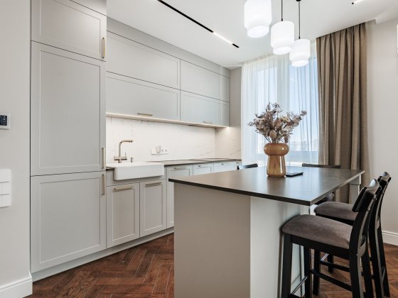 Продаж 3 кімнатної квартири в ЖК Славутич 2.0 з дизайнерським ремонтом вулиця Зарічна 6к3 метро Осок Київ