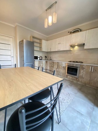 Продається  2 - кімнатна  квартира з ремонтом по вул.Залізничній - фото 1