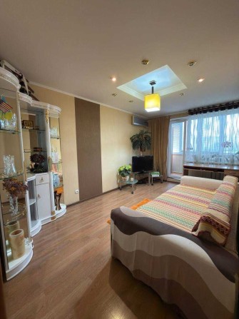 Терміновий продаж двоїкімнатної квартири біля центру - фото 1