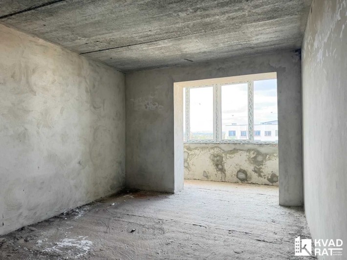 Терміновий продаж 2х кім квартира 80 м2! 725 доларів м2 - фото 1