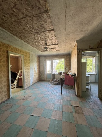 Продам двокімнатну квартиру на 44 кварталі (під ремонт) - фото 1