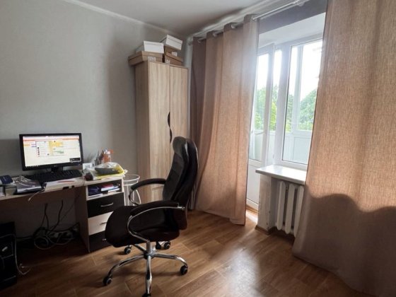 Продаж / 1 кімнатна / вул Молодіжна Кременчук