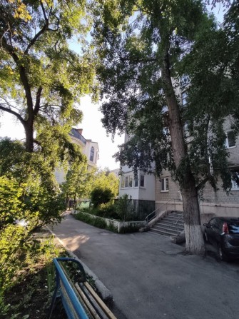 Продам 2к квартиру в центрі - фото 1