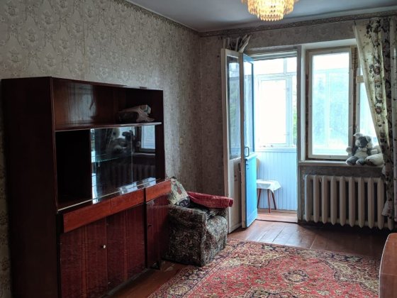 Продам 1 кімнатну квартиру на Тесленка(пл. Артёма) Кривий Ріг