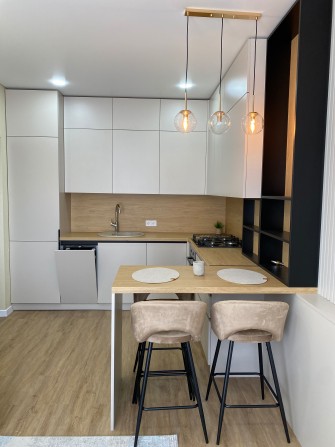 Продаж 1 к з ДУЖЕ стильним, дорогим ремонтом, газом та мінімальним оф. - фото 1