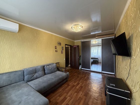 Продаж 2 кімн. квартири на 3 Східному вул. Лісового 33. Кривий Ріг