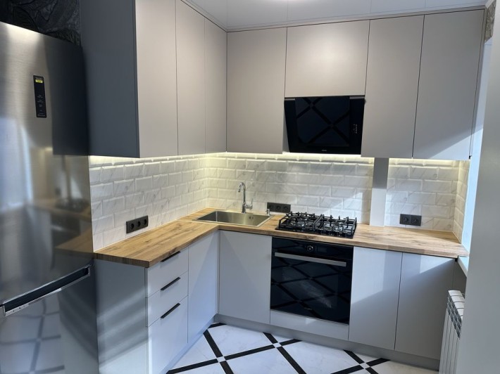 Продам 3-х комнатную квартиру - фото 1