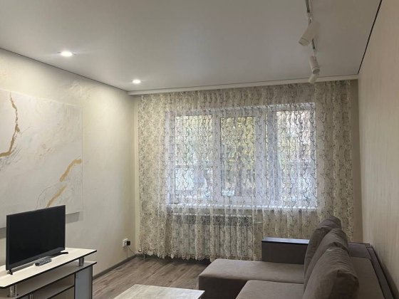 Продам 2 кімнатну квартиру Кривий Ріг