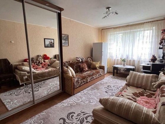 Продаж /3 кімнатноі / Героів Украіни Кременчук