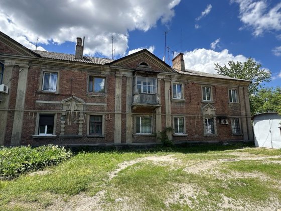 Продаж 1 кімнатної з індивідуальним опаленням, ремонтом, 1 поверх , вул. Леонова Кременчуг