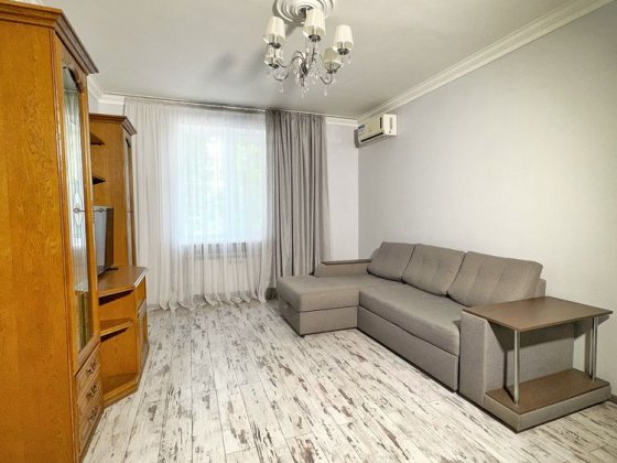 Продам квартиру 2к., 2 ЭТАЖ, р-н УНИВЕРМАГА Кривий Ріг