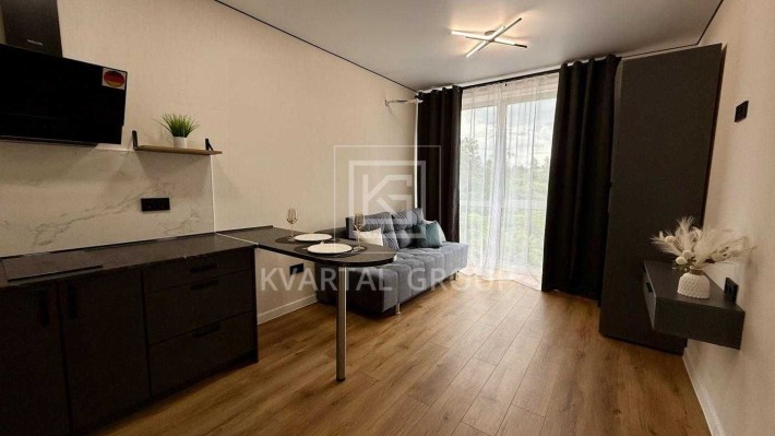 Продам ГАРНУ квартиру з ремонтом, меблями, технікою - фото 1