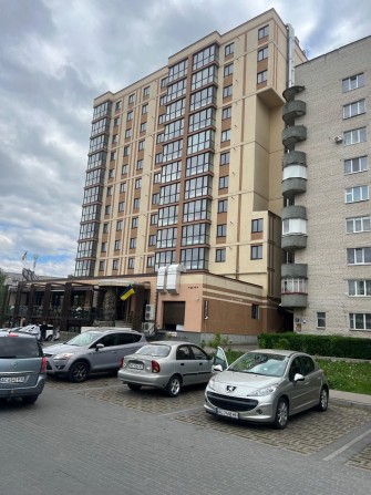Продам 2-х кімнатну квартиру 92m2 - фото 1