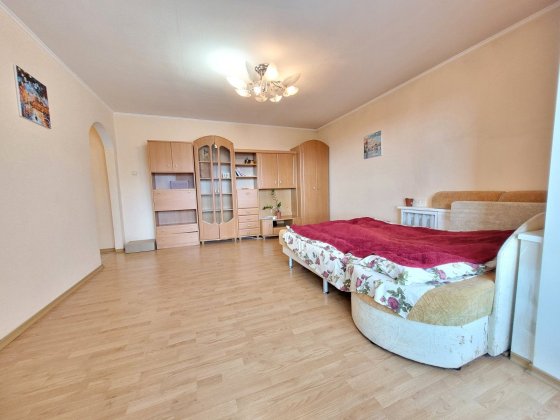 Продам 1 кімнатну квартиру 6/6ц 43м2 з ремонтом. меблі. побутова техніка. район Там Тама. Луцьк