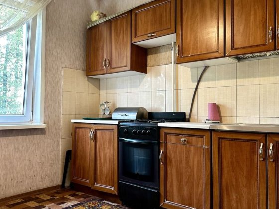4-х чешка Ювіінейна,, Резниченка, 80 2/5 не кутова Кривой Рог