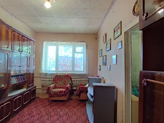 Продам 2х ком. квартиру по  ул. Ф .Караманец ( Ватутина) Кривий Ріг