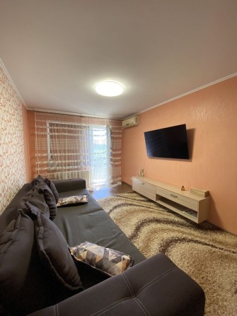 Продаж 3 кімнатної квартири на мікрорайоні Ювілейний з ремонтом та меблями - фото 1