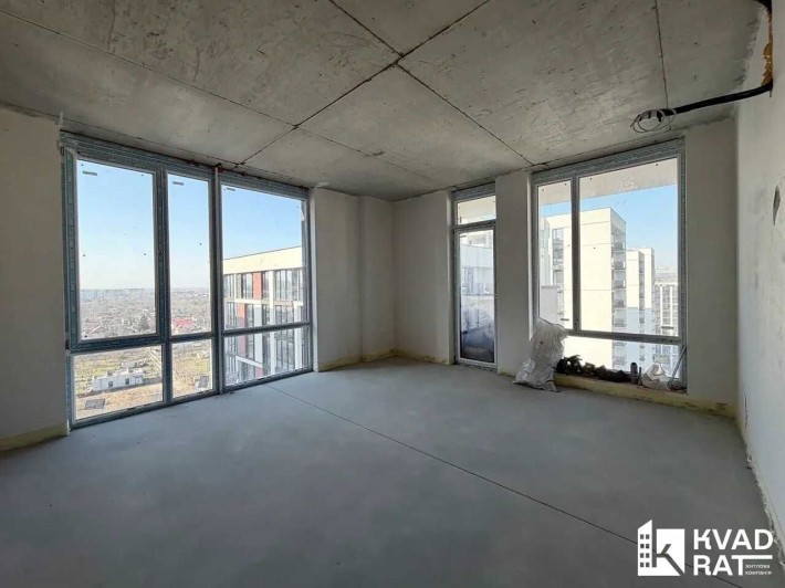 Продаж 3кім  ЖК Manhattan з частковим ремонтом, з видом на озеро - фото 1