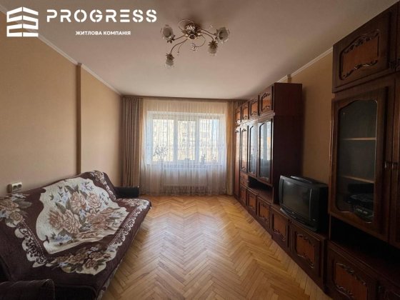 Продаж 3-кімнатної квартири | вул. Героїв УПА, 2 (р-н Вовчинецька) Івано-Франківськ
